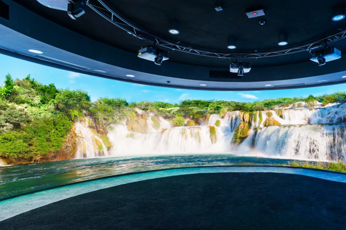 Curved screens, caves, domes, toroidal, and power-wall displays with front/rear projection in 2D/3D for MilSim, education, research, entertainment and gaming. We also create low-cost solutions.