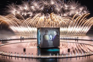 Rotating projection cube tells UAE national story