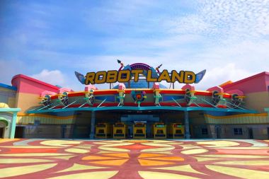World-first robot theme park chooses Christie
