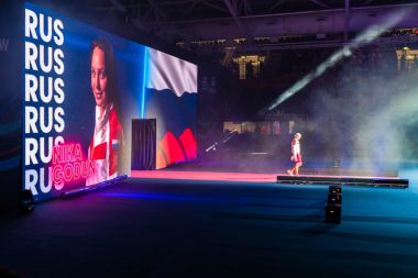 Superwide screen makes a splash in elite swimming