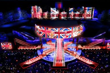 Coronation concert crowned by halo screen and mapping