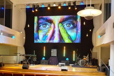 Urban church puts on a show with Supernova