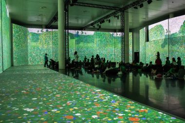 Optoma selected for 49-projector Klimt art show