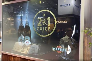 ClearSign - fully transparent front-projection screen