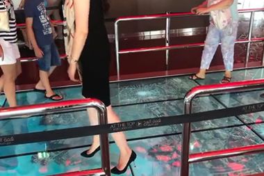 Brightsign ‘breaks glass’ at world’s tallest building